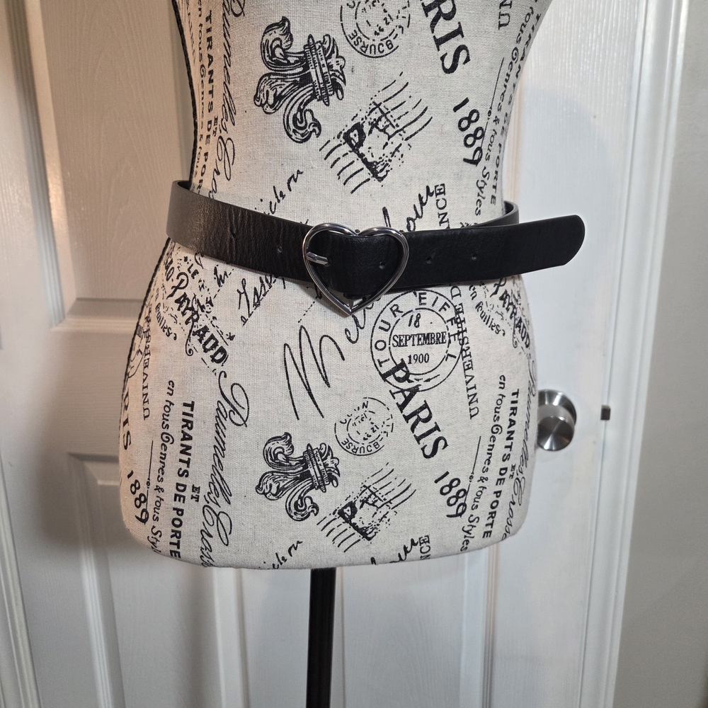 Brandy Melville Black Heart Buckle Belt